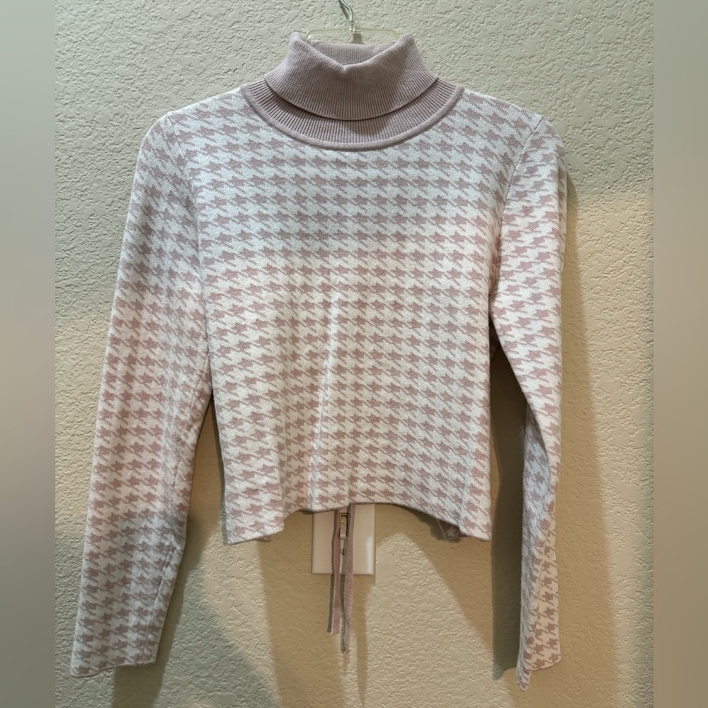 SWEATER Adorable open Back houndstooth turtleneck sz. L 4 by COCO AND SHAY